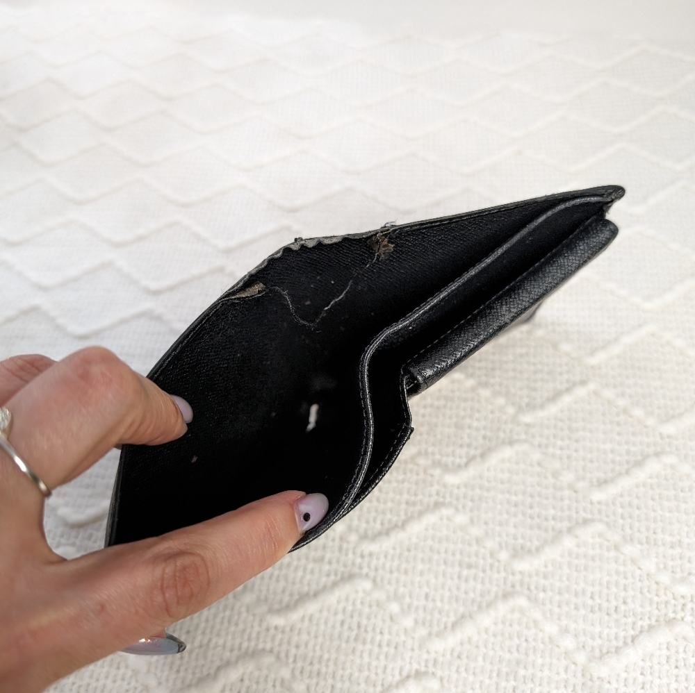 Louis Vuitton Epi Leather Bifold Wallet - Picture 9 of 9